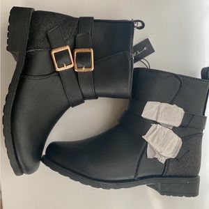 Brand: Tahari little girls leather bootie